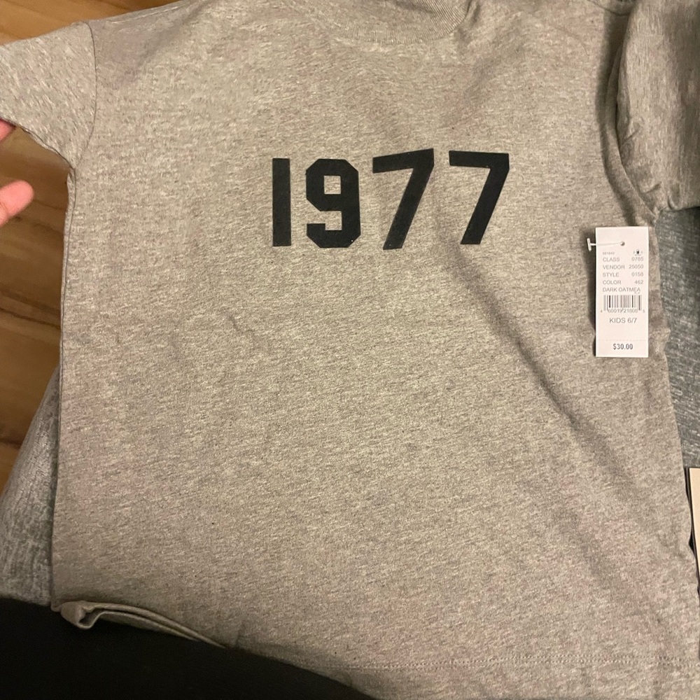 ESSENTIALS KIDS TEE
